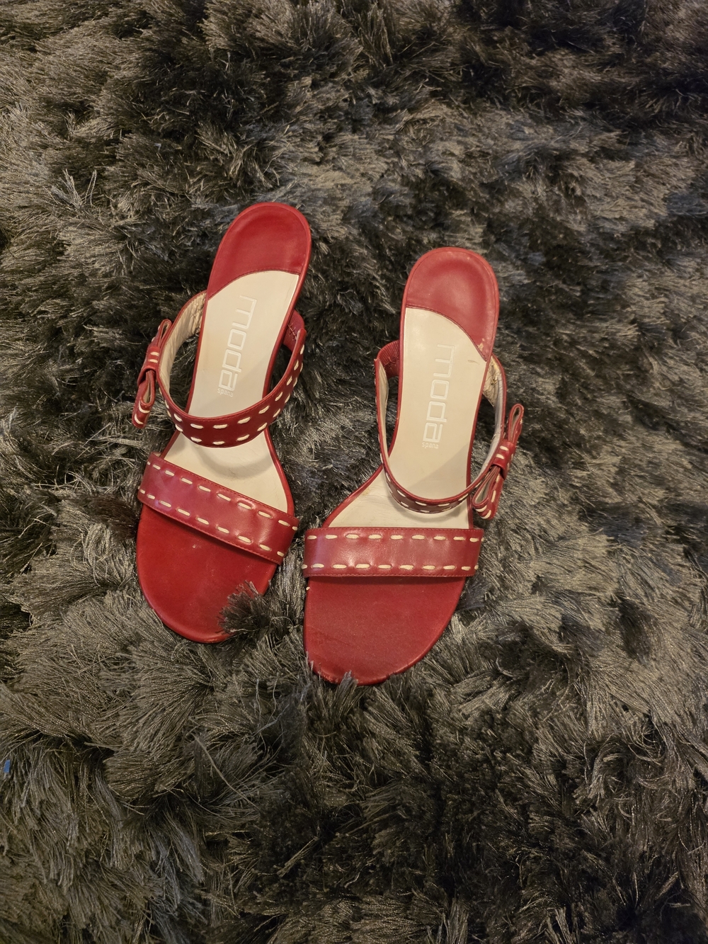 Moda Red Leather Slide Mules with Stitched Strap and Buckle